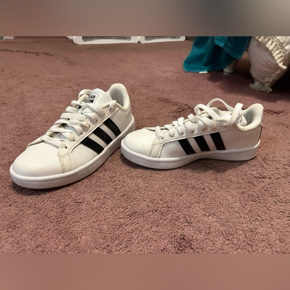 Adidas Sneakers - Picture 1 of 1